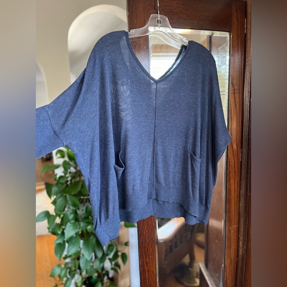 TOPSHOP sweater. Size 6. Good condition. - Picture 1 of 5